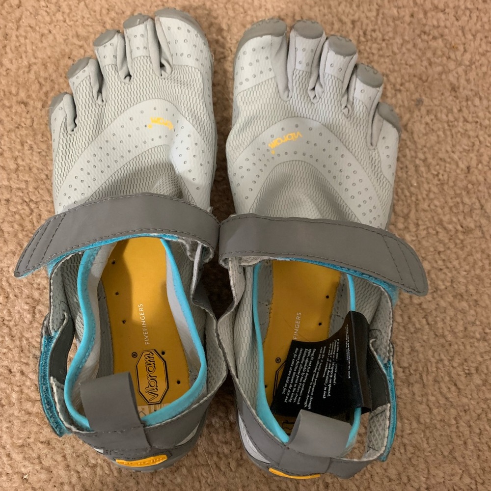 COPY - used Vibram woman’s water shoes